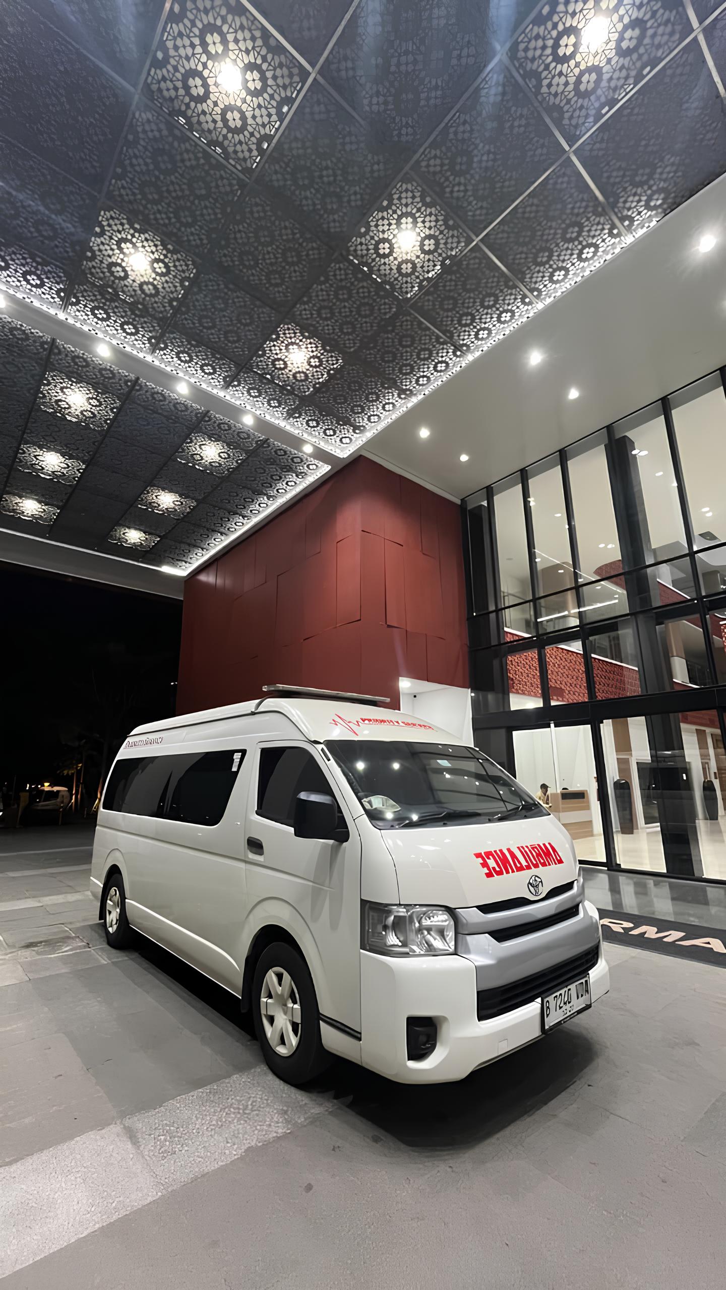 Ambulance Jabodetabek Care untuk transport pasien 24 jam
